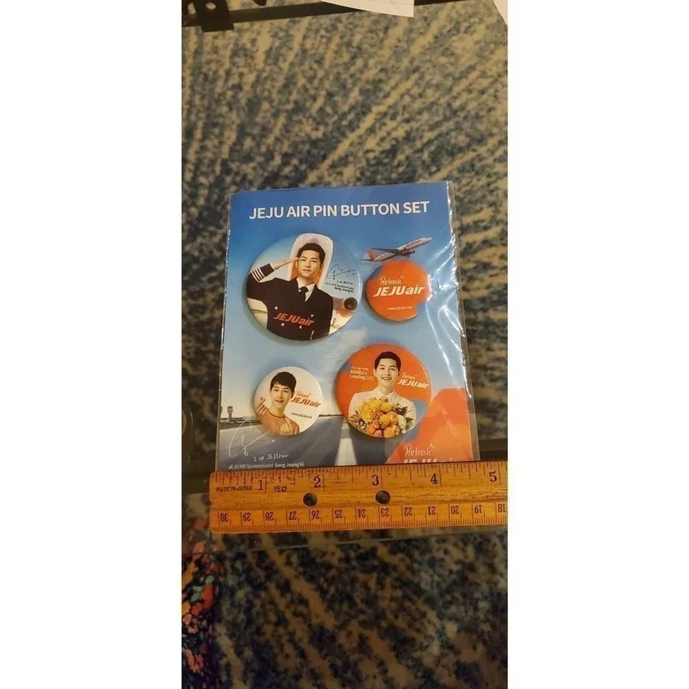 Song Joon Ki Rare JeJu air Pins New.‎